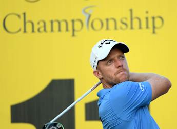 Horsey gallops into early lead