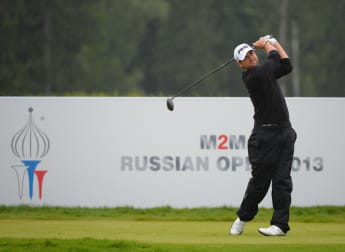 Late birdie hands Baldwin a share of the lead