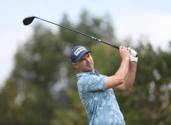 Easton goes low to lead in George 