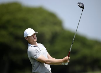 Ulenaers holds firm to take a seven shot lead on debut 