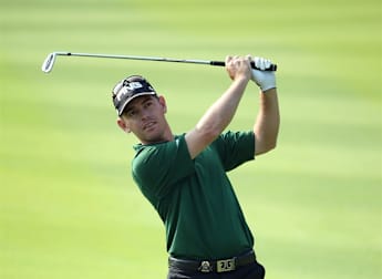 Oosthuizen pulls clear
