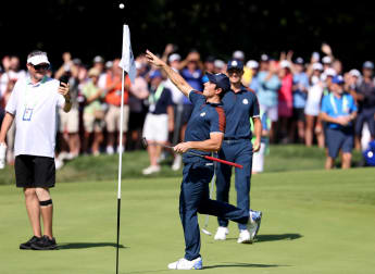 Viktor Hovland makes hole-in-one during Ryder Cup practice round