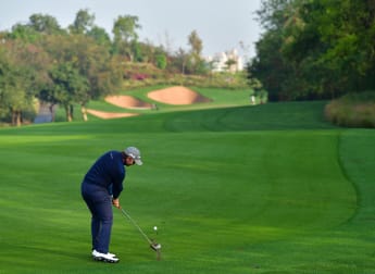 Pepperell gets his nose in front