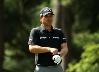Kisner grinds his way to Quail Hollow lead