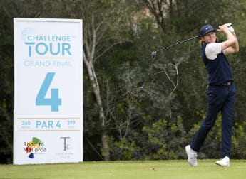 Knappe goes low to lead by two in Mallorca 