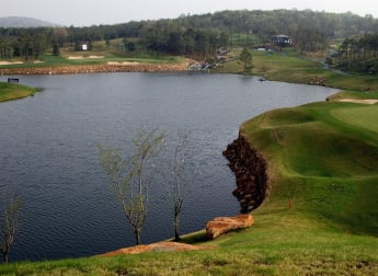 Tough test awaits at Ballantine's Championship