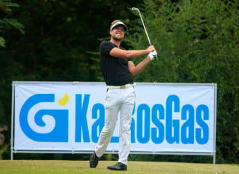 Nerveless Carlsson extends his lead to four in Kazakhstan