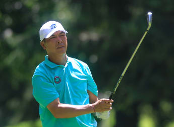 Zhang primed to make Senior Open history