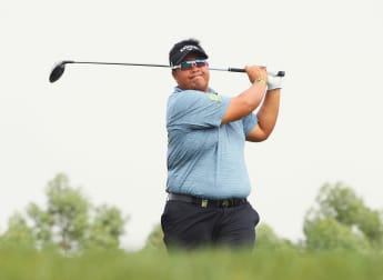 Aphibarnrat edges ahead in Abu Dhabi