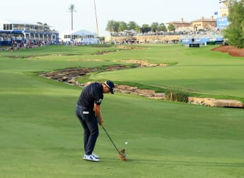 Wallace extends advantage in Dubai
