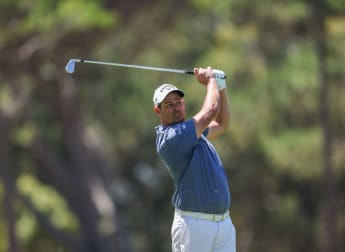van Zyl edges ahead in the Mother City