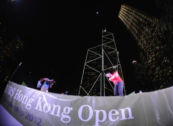 McIlroy takes honours in 'Urban Golf Challenge'