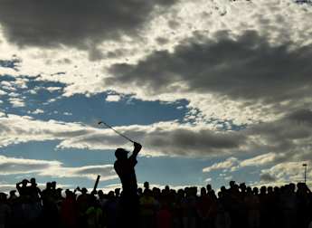 Woods pleased to be back in Major contention