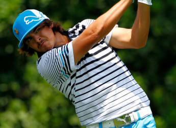 Fowler surges into lead