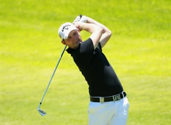 Grace edges ahead of Coetzee
