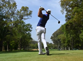 Van Rooyen edges further ahead in Morocco