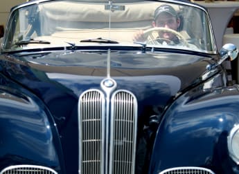 Dredge and Whiteford share first round lead