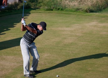 Tway goes low to lead at testing Royal Porthcawl