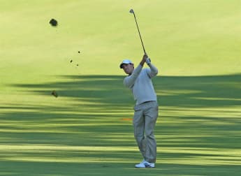 Schwartzel shines in Thailand