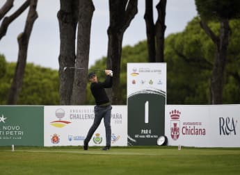 Simonsen grasps first round lead in Spain