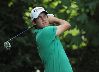 Masterful Manassero takes share of lead