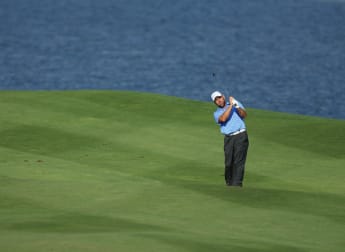 Otto and Van Zyl remain in front