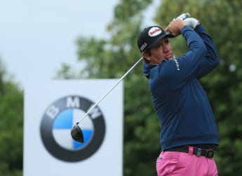 Hend keeps his nose in front