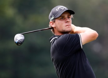 Pieters stays ahead on disrupted day in Ohio