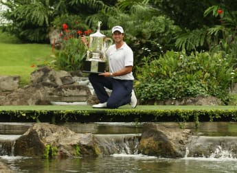 Scott strikes gold in Singapore