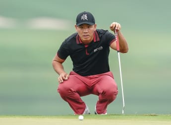 Wu bursts clear in China