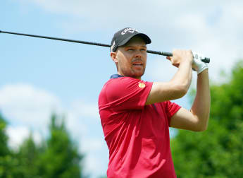 Simonsen holds slender lead in Brno