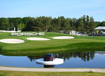 Porsche supports Ukraine aid with 'Birdies for Charity'