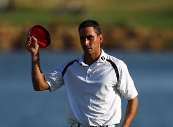 Cabrera-Bello holds narrow lead