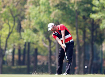 Flawless Dredge and Hendry show the way