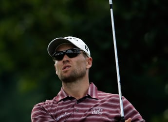 Flying Fisher scares Schwartzel