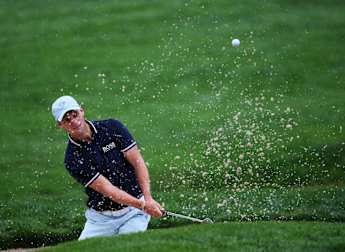 Kaymer contending again