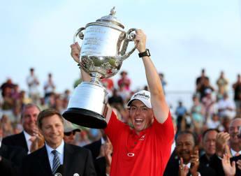McIlroy wins Golfer of the Month
