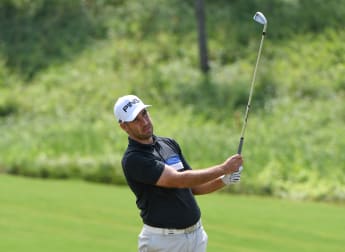 Farr in front in Foshan