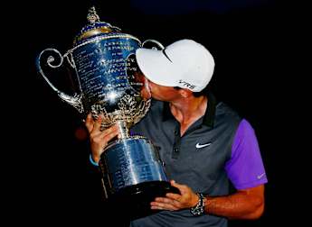 McIlroy named August Golfer of the Month