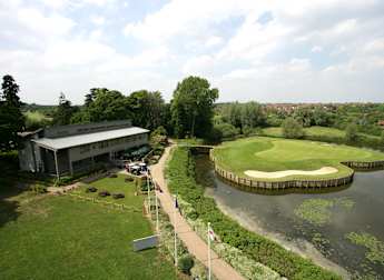 Kokocinski fires nine birdies to lead at Collingtree