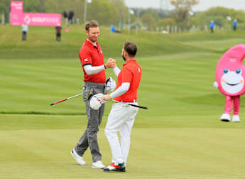 England power into GolfSixes knockout