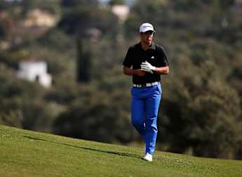 Otaegui and Aguilar move ahead