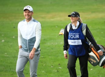 Willett's wife steps in to caddie role for ISPS Handa UK Championship