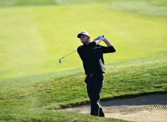 Pieters shares early lead in Prague