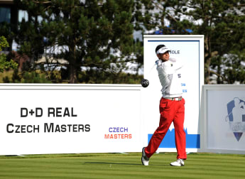 Slattery joins Donaldson out in front