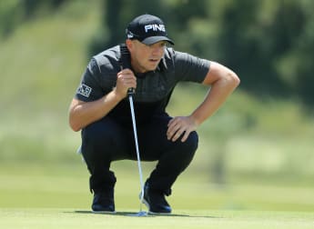 Wallace lead comes under threat