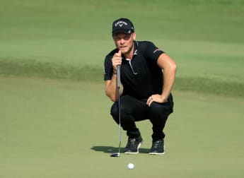 Willett keeps his nose in front