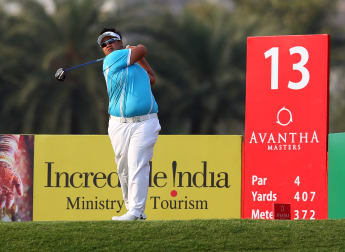 Aphibarnrat storms into a share of the lead