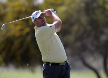 Ferrie sails into contention