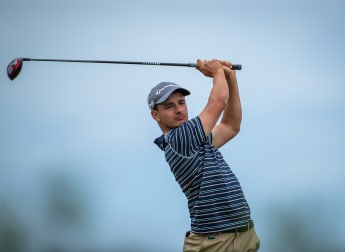 Vaillant tames the links to lead in South Africa